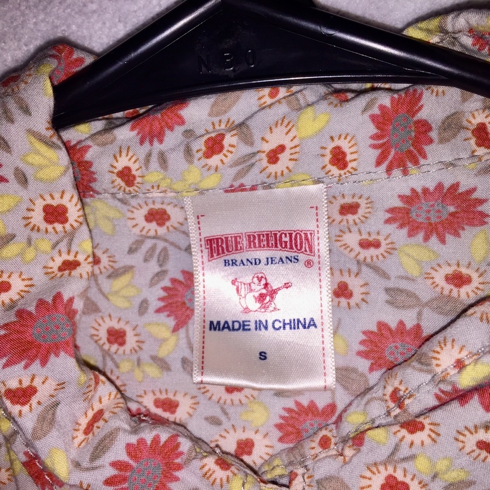 Women’s True Religion size Small Poplin Button Up